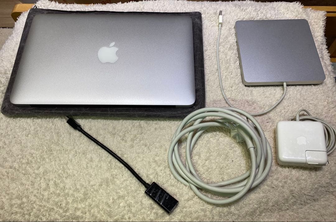 美品✨付属5点おまけ付MacBook Air Mid 2013初期化・動作確認済
