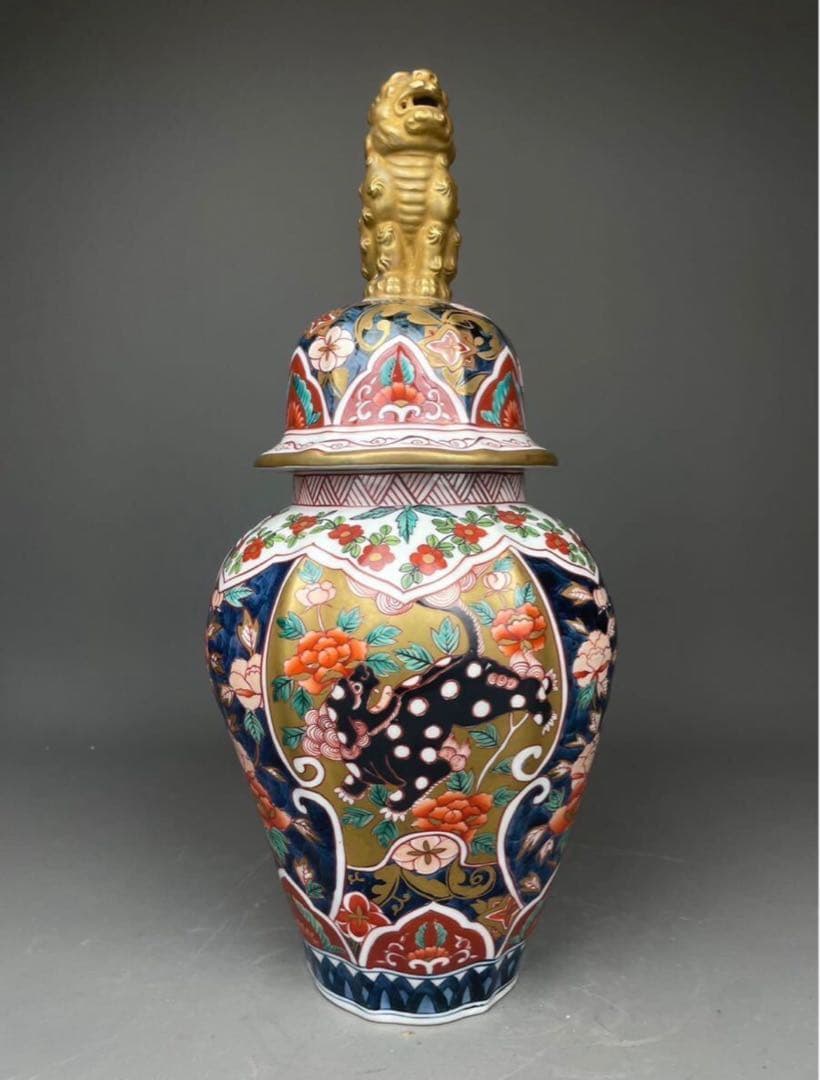 古伊万里 沈香壺 獅子摘 金彩色絵 牡丹獅子図 獅子鈕蓋付大壷 沈香壷