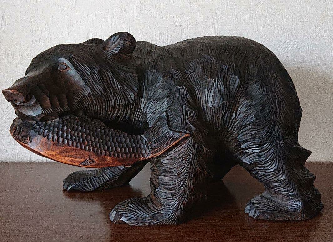 値下げしました　熊   木彫り台付き