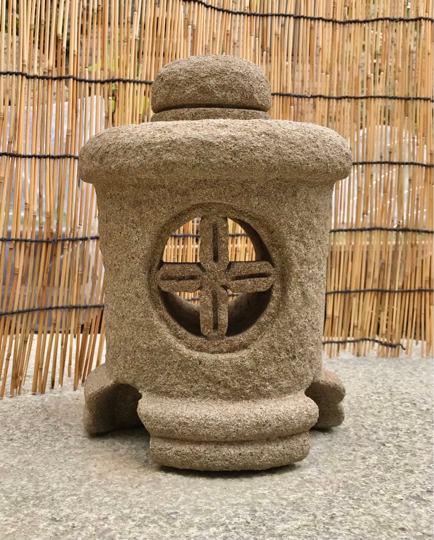 【天然自然石・茶庭石灯篭・坪庭箱庭灯篭・日本庭園９kg】庭石オブジェ置物苔玉植栽