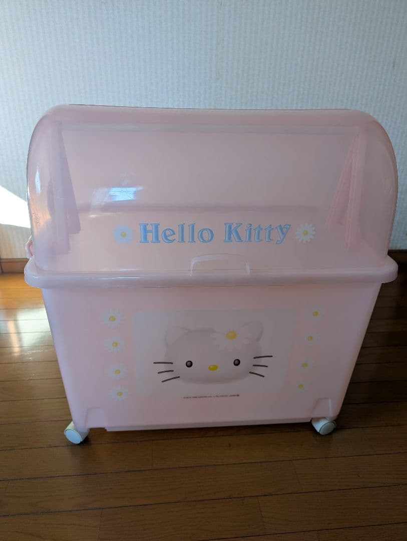 HELLO KITTYハローキティ　キティちゃん衣装ケース