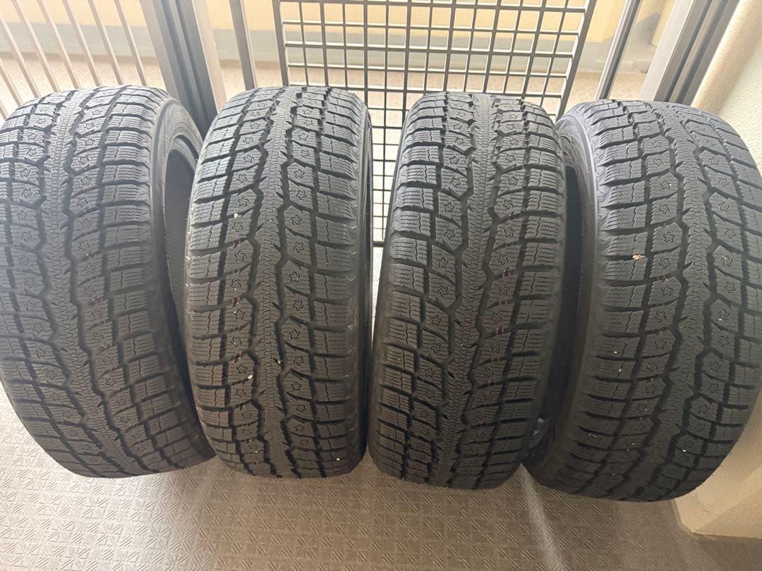 ジェッタTOYO Observe GSi-6 スタッドレス18インチ 4本