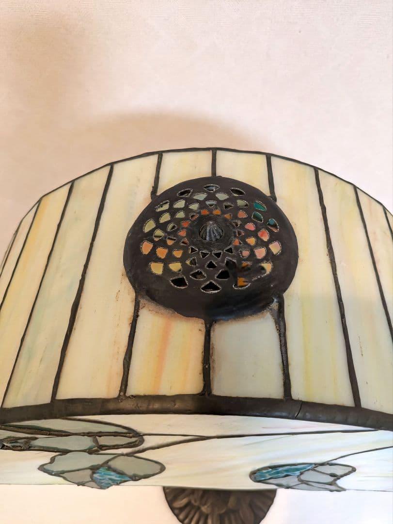 色鮮やかな花モチーフのハンドメイドステンドグラスランプ