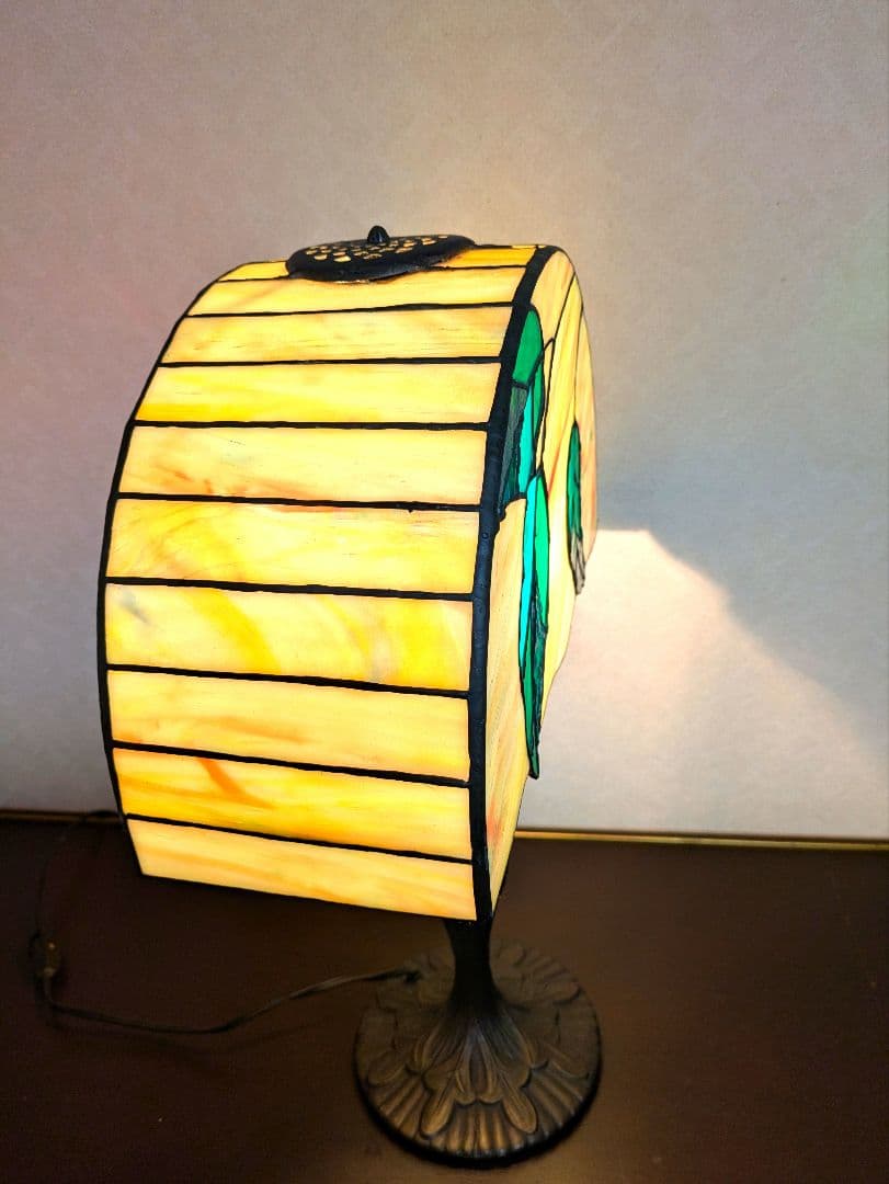 色鮮やかな花モチーフのハンドメイドステンドグラスランプ