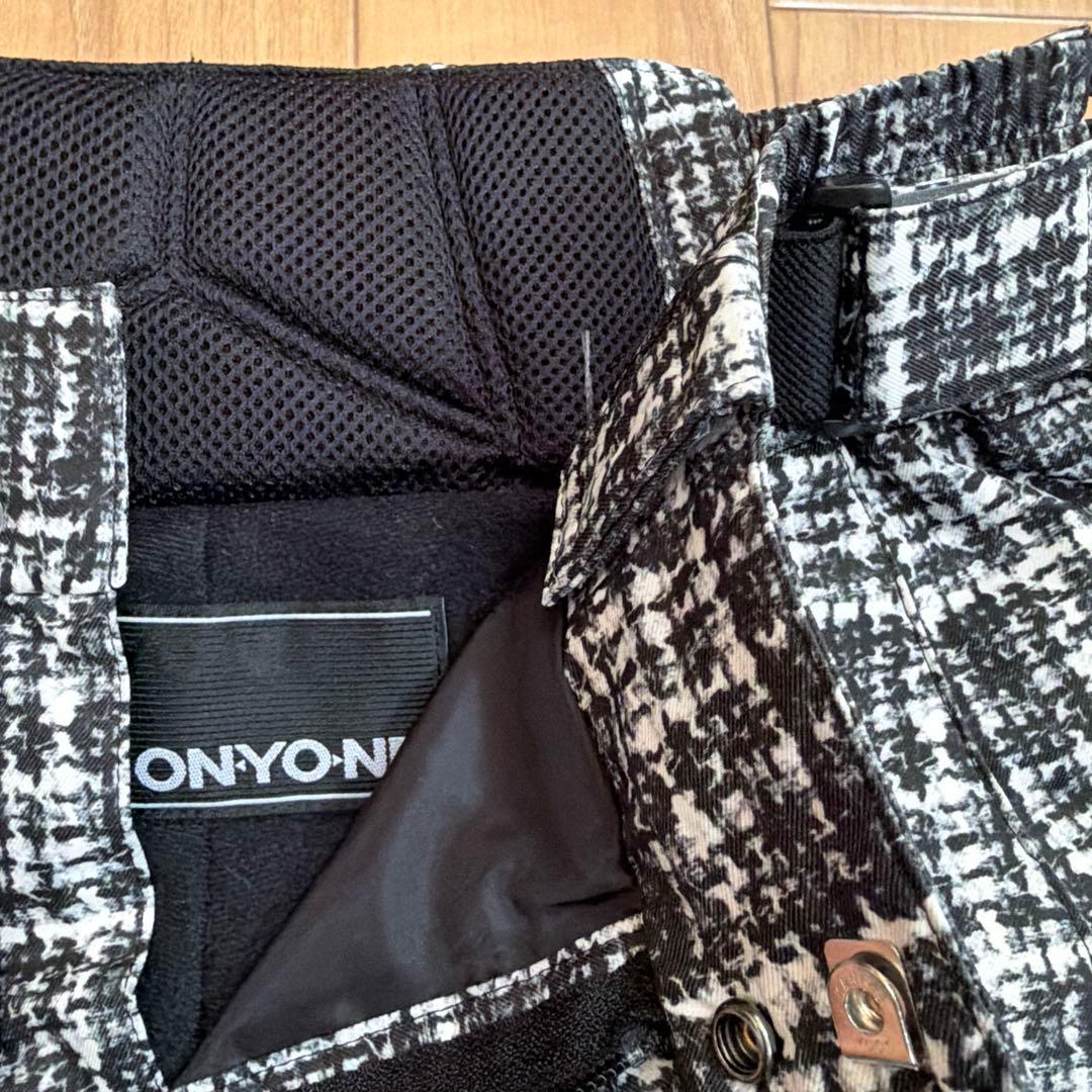 ON YONE スキーウェア　上下セット　上Sサイズ　下Mサイズ　メンズ