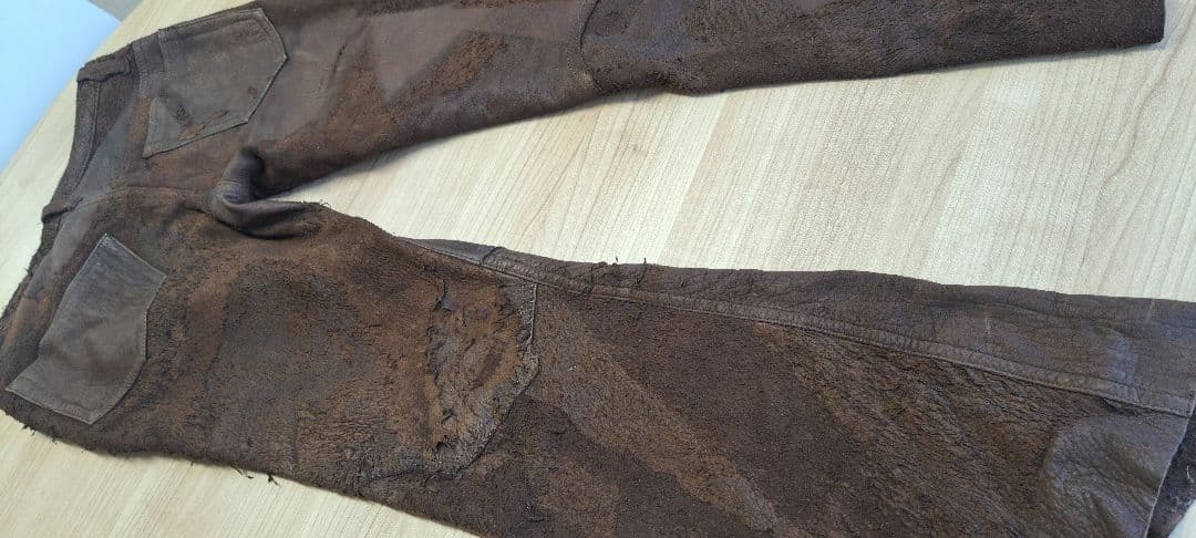 Yasuyuki Ishii ダメージ加工パンツ