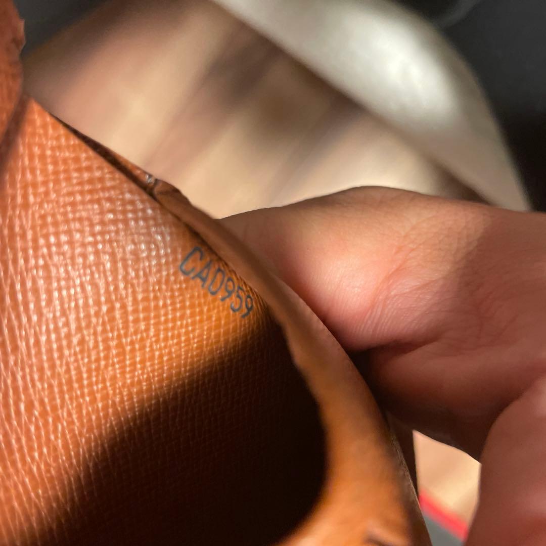 美品Louis Vuitton 二つ折り財布 モノグラム