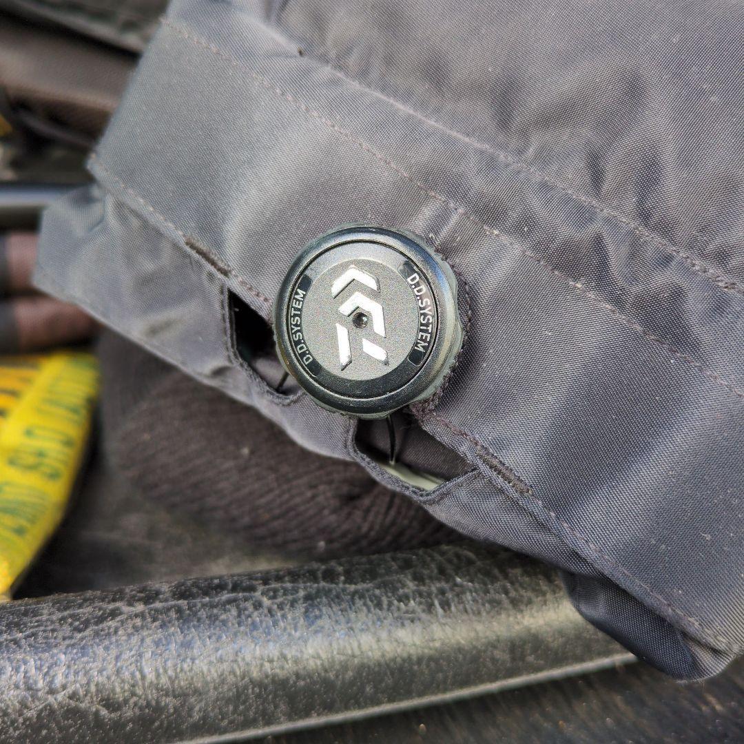 ア*ヤ様 Daiwa Tournament ライフジャケットM 黒/金ダイワ　ト