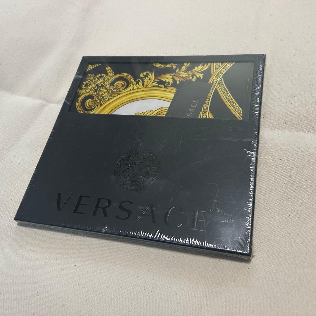 VERSACE ゴールドブラック スカーフ 未使用