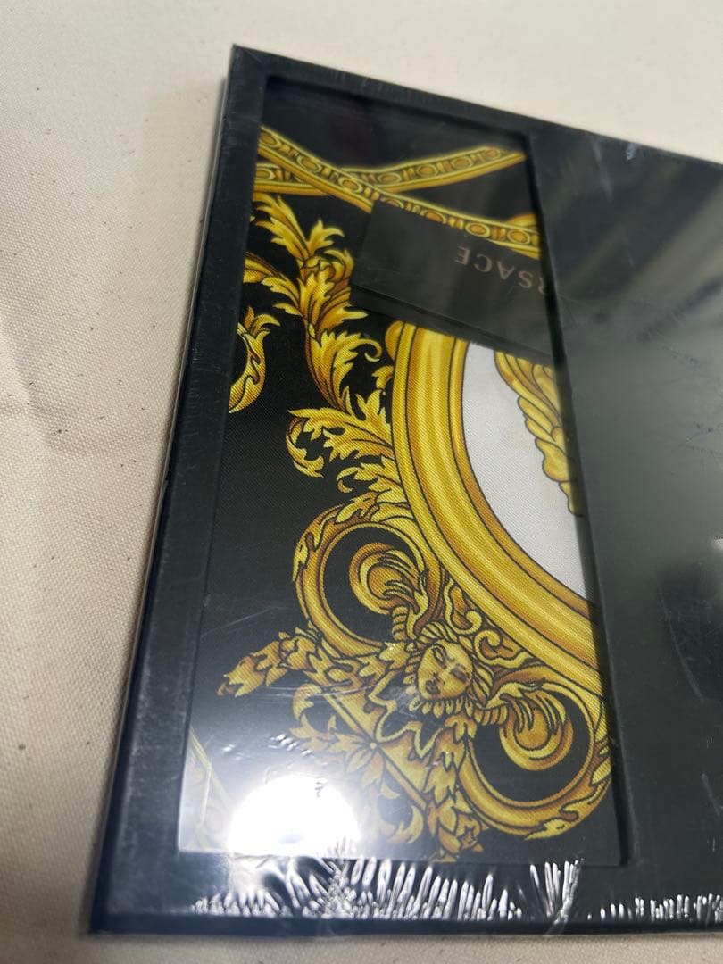 VERSACE ゴールドブラック スカーフ 未使用
