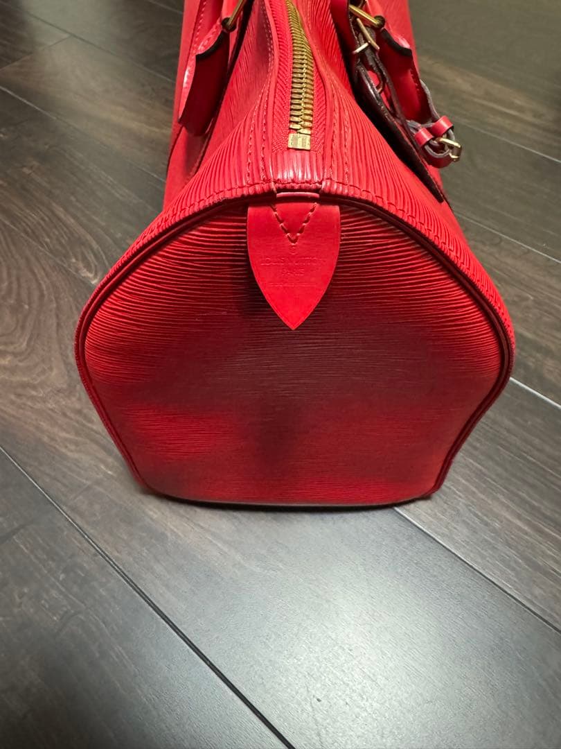 ルイヴィトン エピ レザー 赤 バッグ