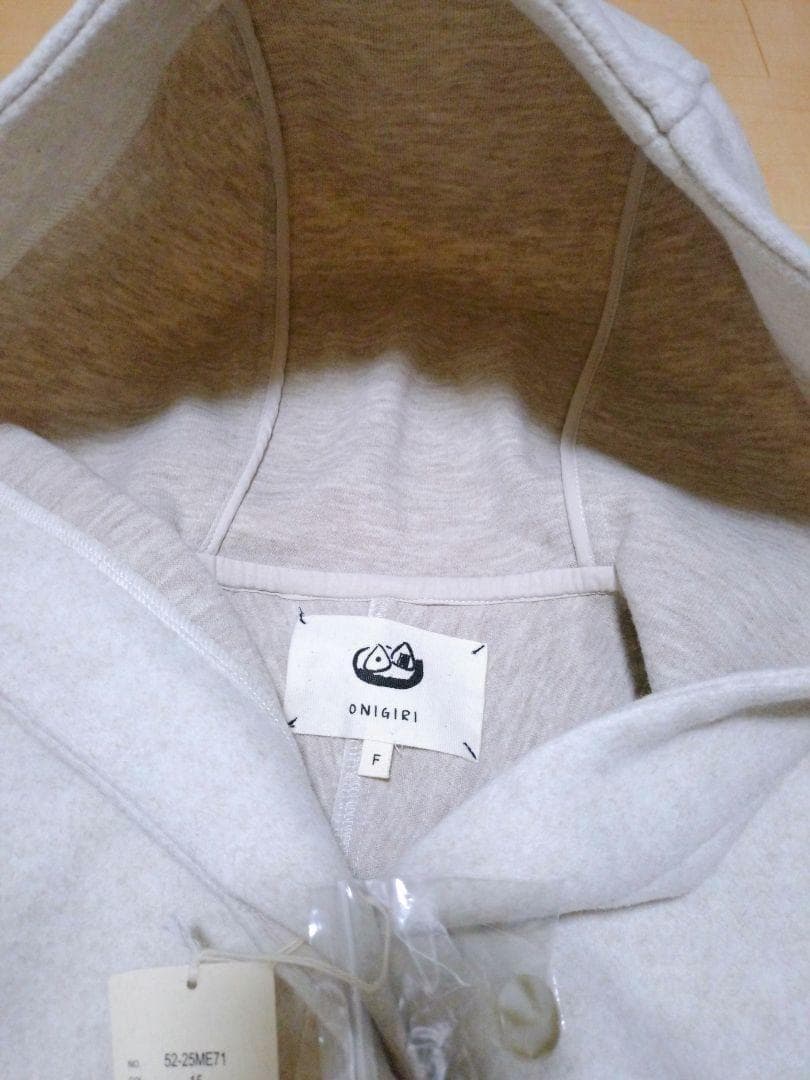 新品タグ付き♥ コムサイズム ONIGIRI オニギリ フーディコート フード付