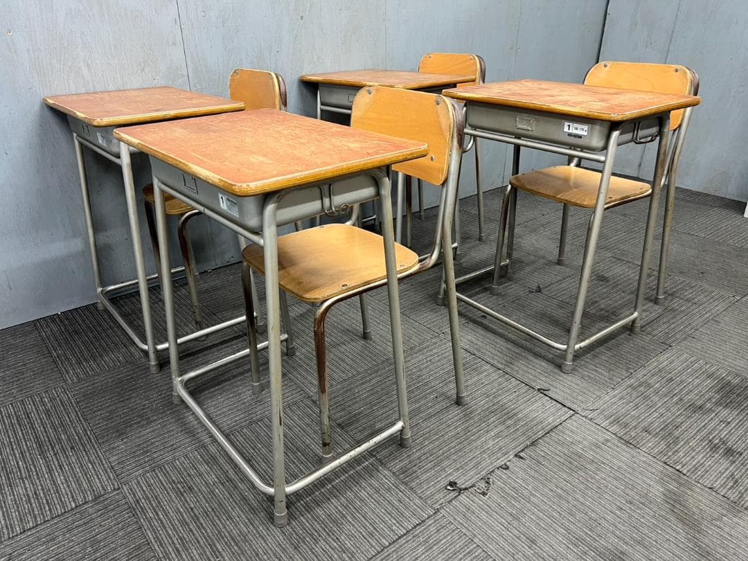 322◆格安配送地域あり◆ホウトク◆学童机・椅子4組(旧JIS1号)学校学習塾