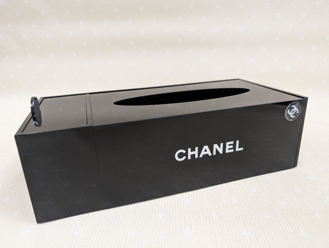 【CHANEL】 ブラックティッシュBOX小物入れとメイクブラシスタンドのセット