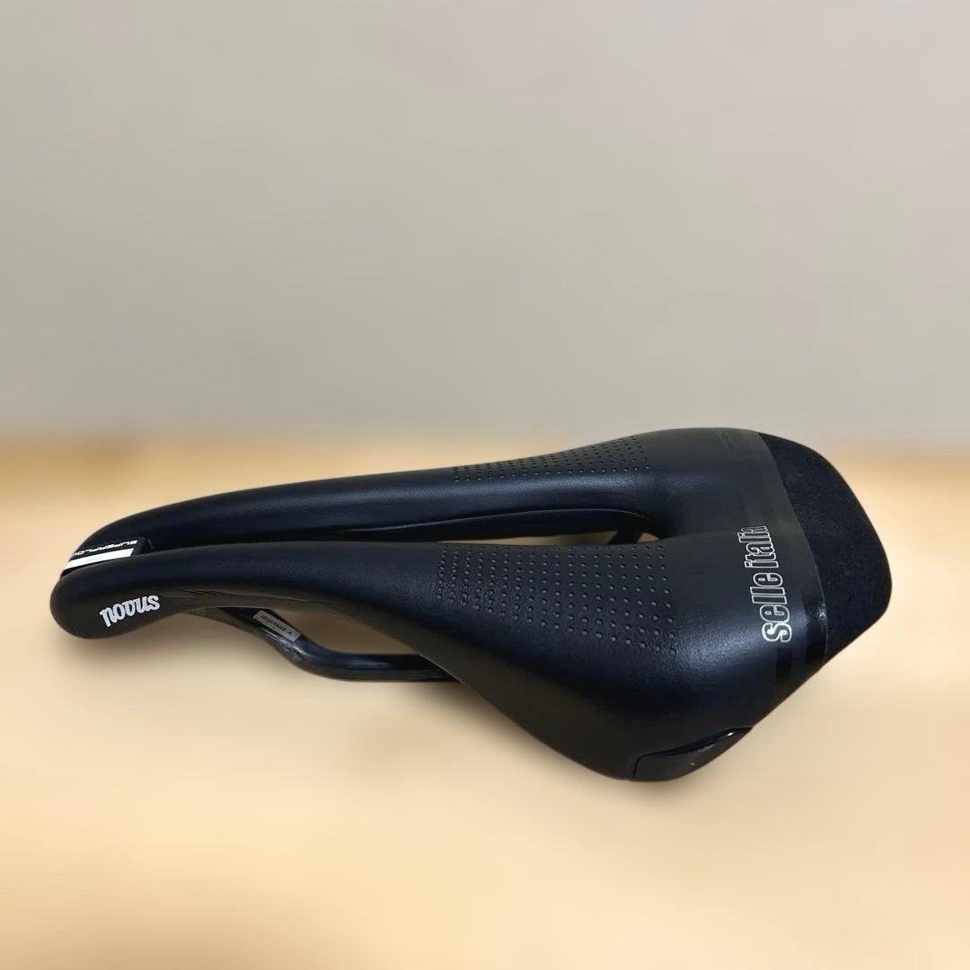 Selle italia Novus Boost カーボンレール