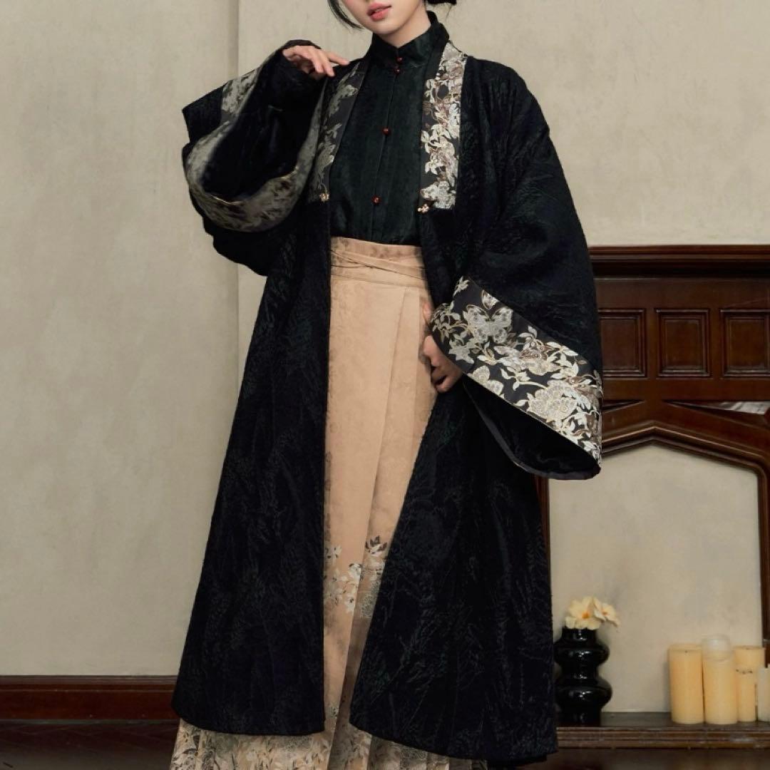 胡蝶水仙　暗紋織錦對襟祆　黒金色アウター　中華風　明製漢服　新中式　侘び寂び着物