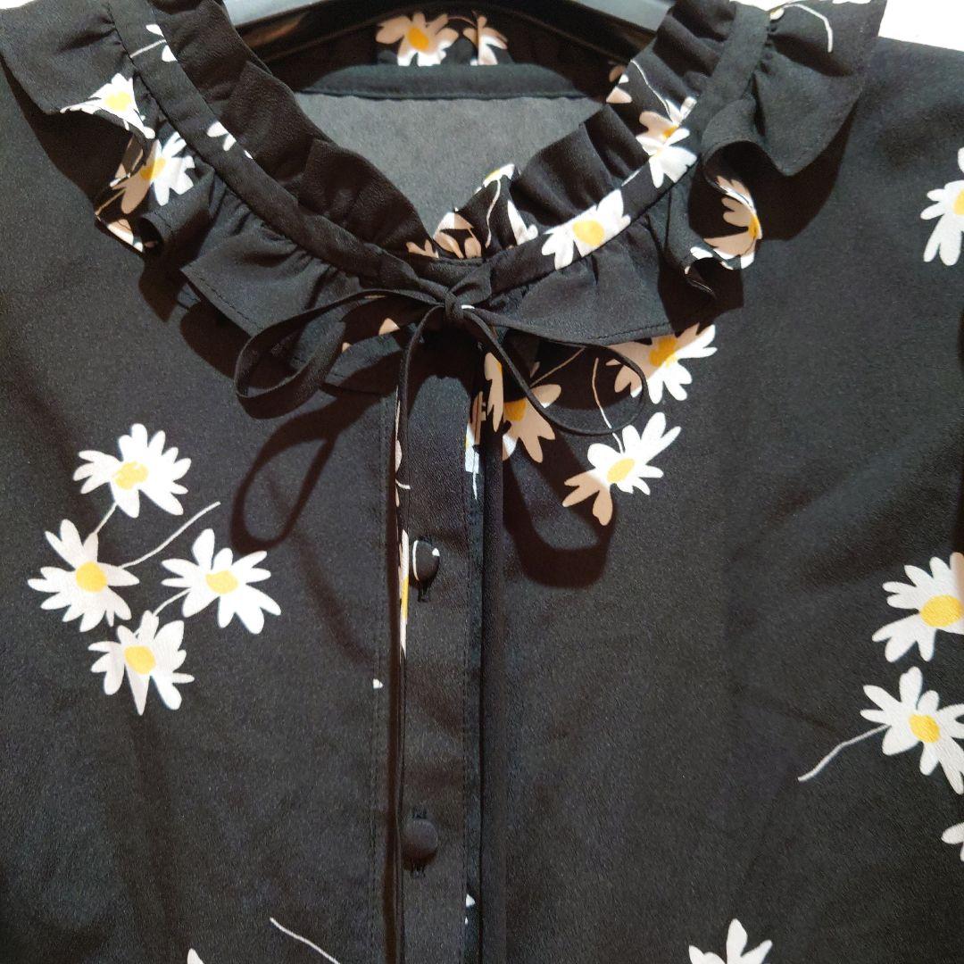 Reneルネ 花柄フリル襟半袖ブラウス 黒