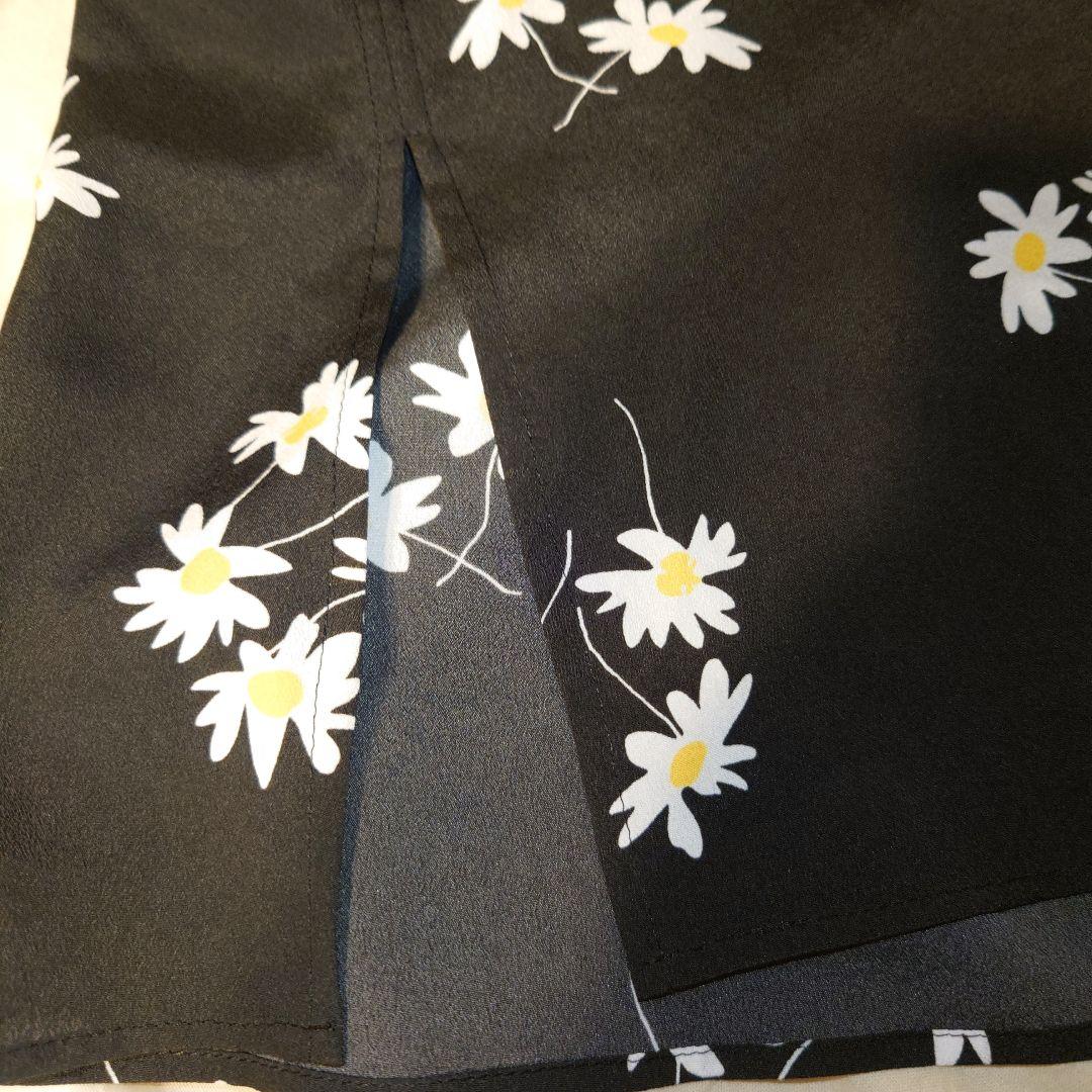 Reneルネ 花柄フリル襟半袖ブラウス 黒