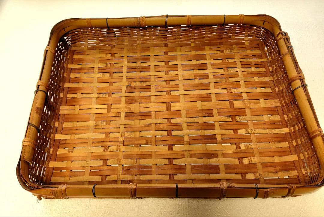 レトロ　竹細工　四角いカゴ