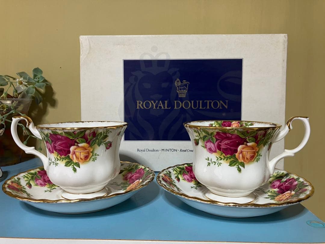 英国イギリス　ロイヤルアルバート　金彩　カップソーサー