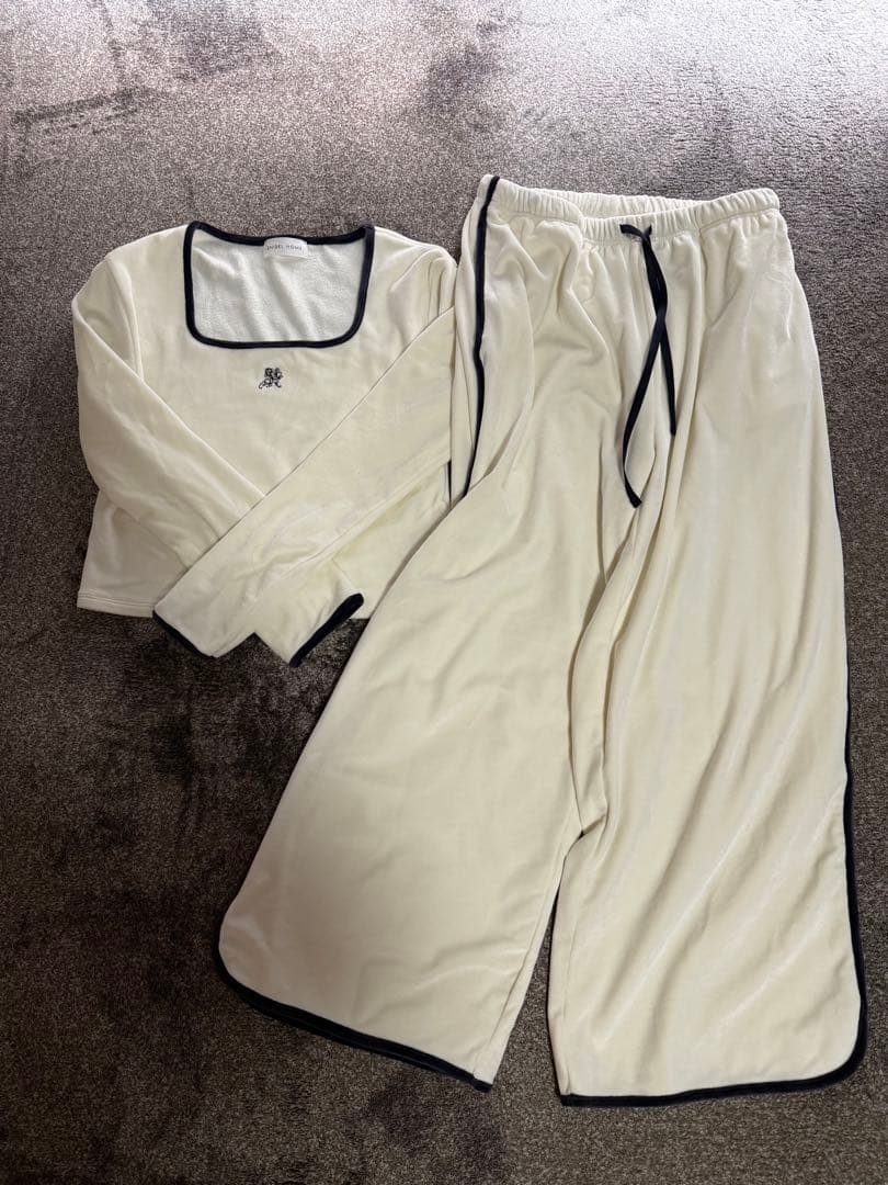 大人気‼️SNIDEL  ルームウェアセット