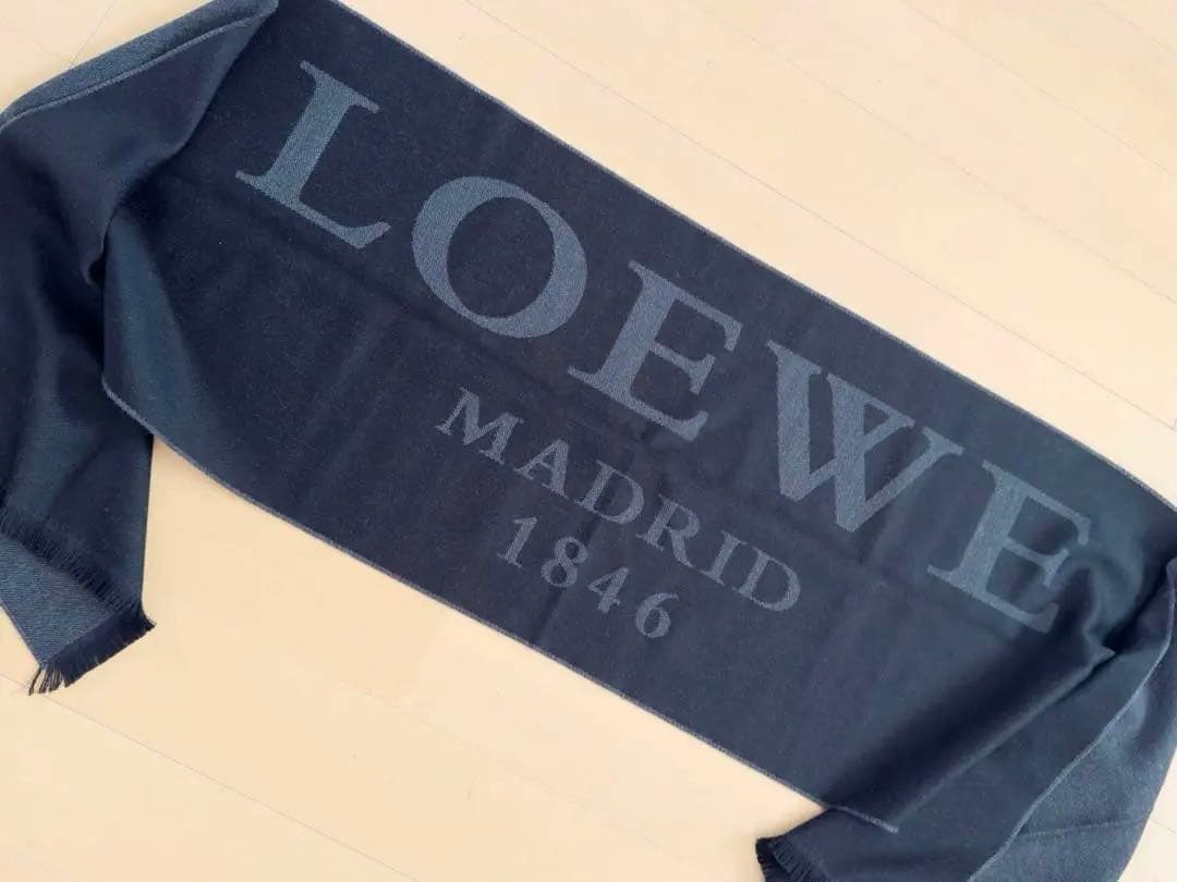 LOEWE ロゴマフラー ダークグレー＆ブラック上質素材プレゼント