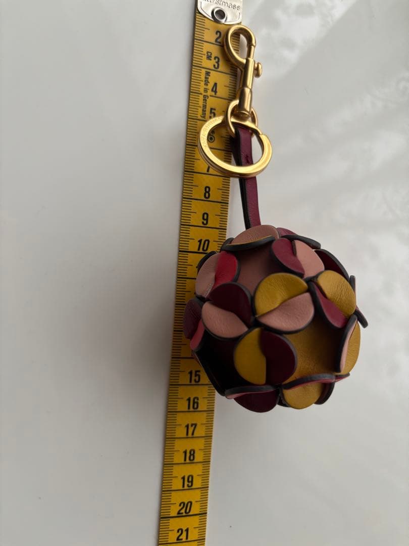 マルチカラー レザー 花びらモチーフ キーホルダー