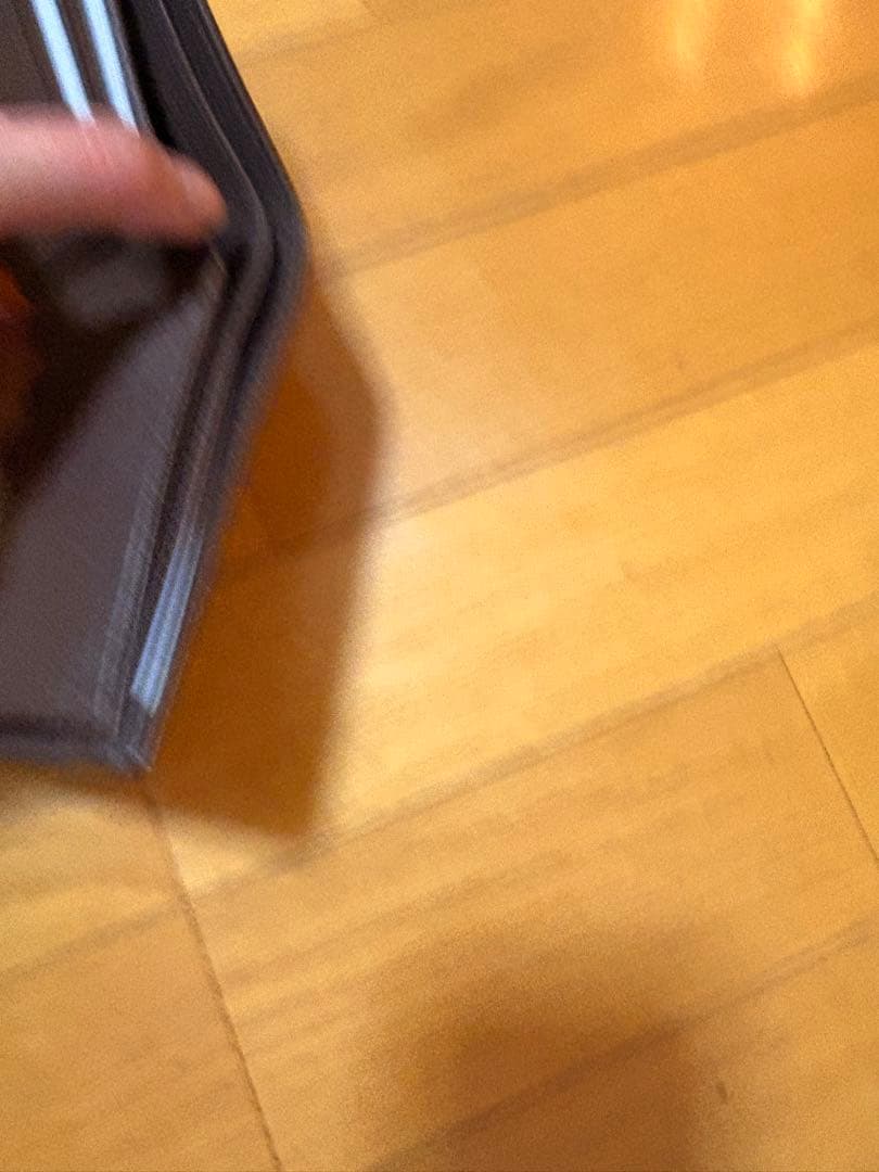 【新品】GUCCI GG 758244二つ折り財布　ギフト包装可能