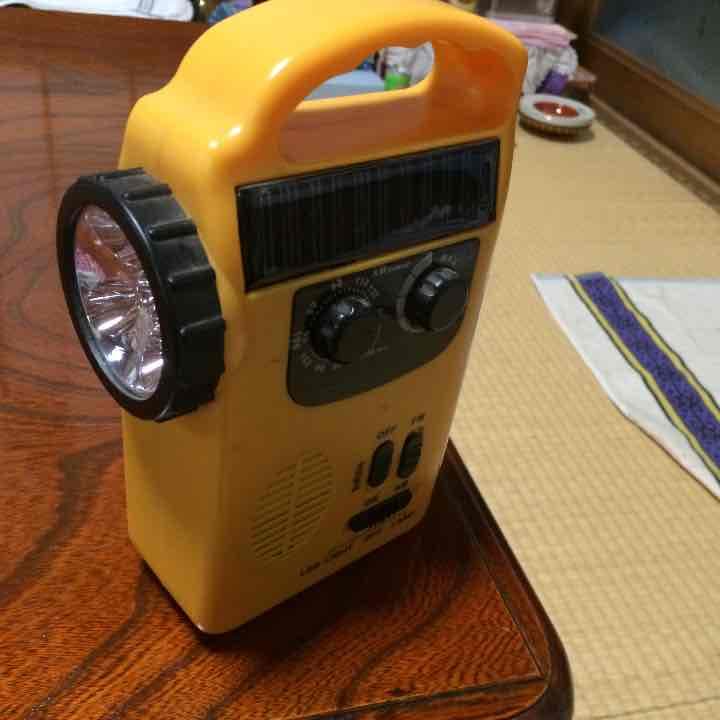 ラジオ付き懐中電灯