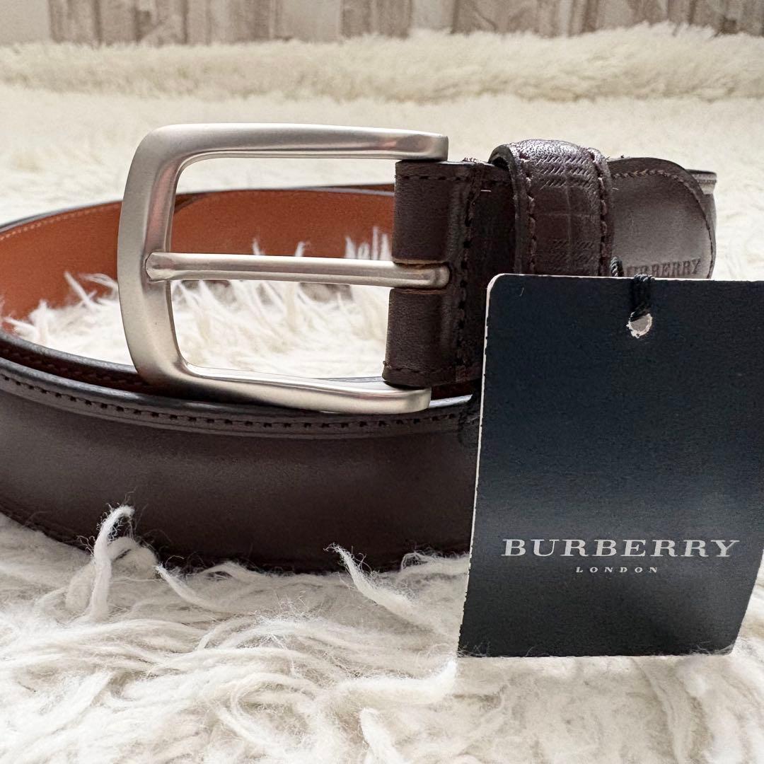 未使用　バーバリー 本革レザーベルト　ブラウン　シルバーバックル　メンズ