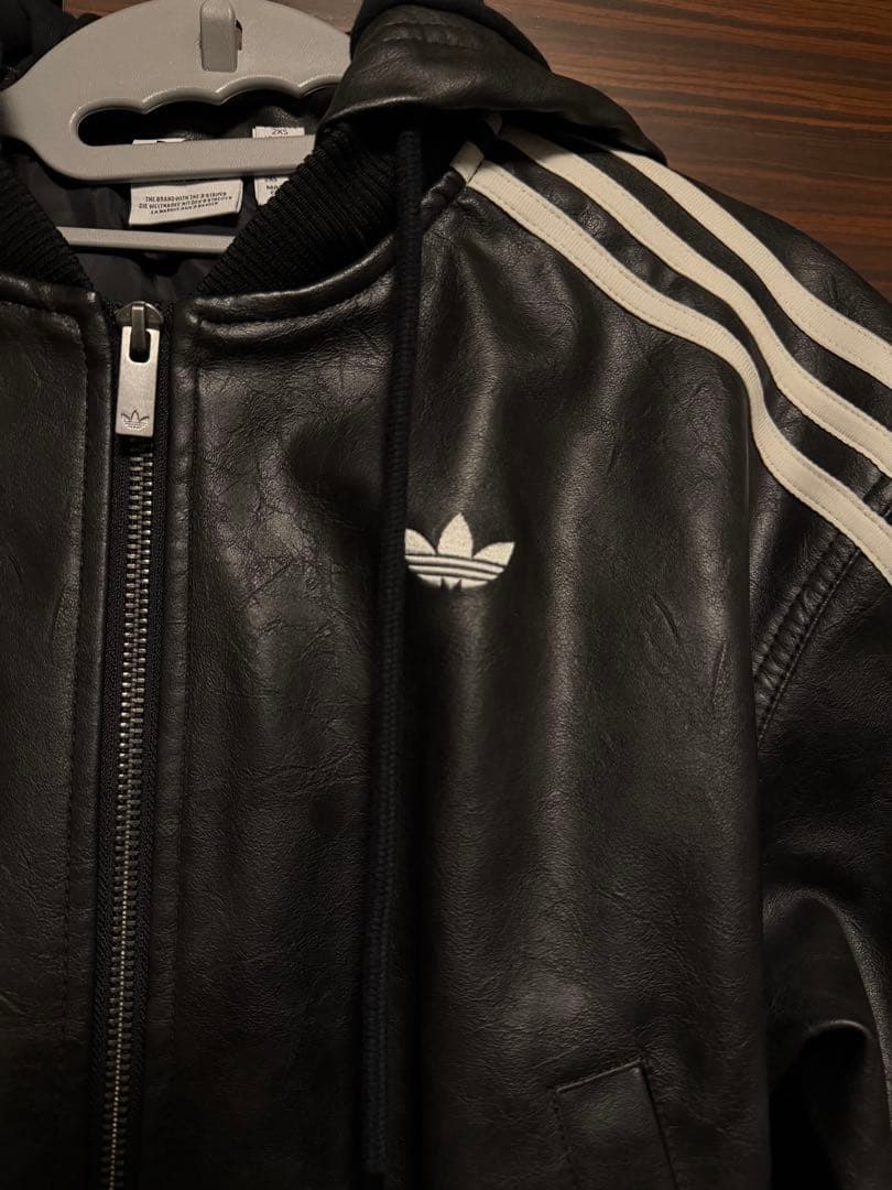 adidas originals ADILENIUM フェイクレザージャケット