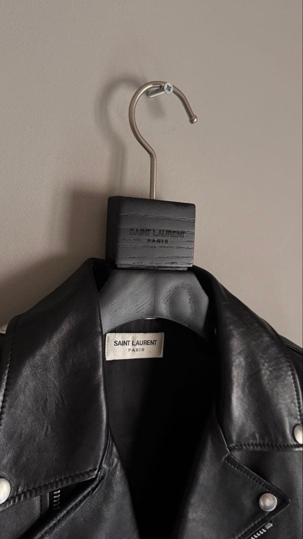 SAINT LAURENT 黒木製ハンガー　非売品