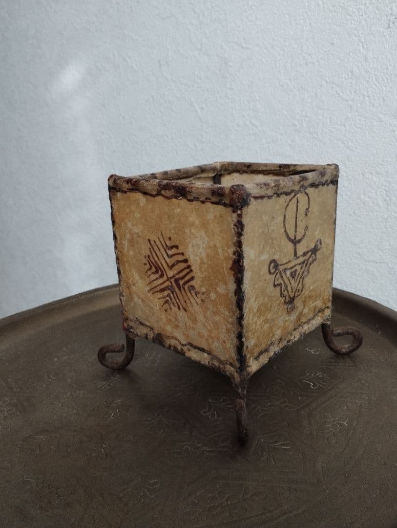 モロッコ　ベルベル　ビンテージレザーキャンドルホルダー