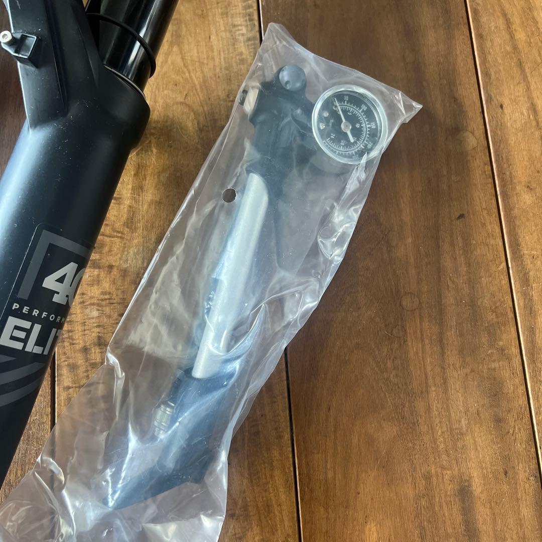 fox 40 27.5 フロントフォーク　サスポンプ付き