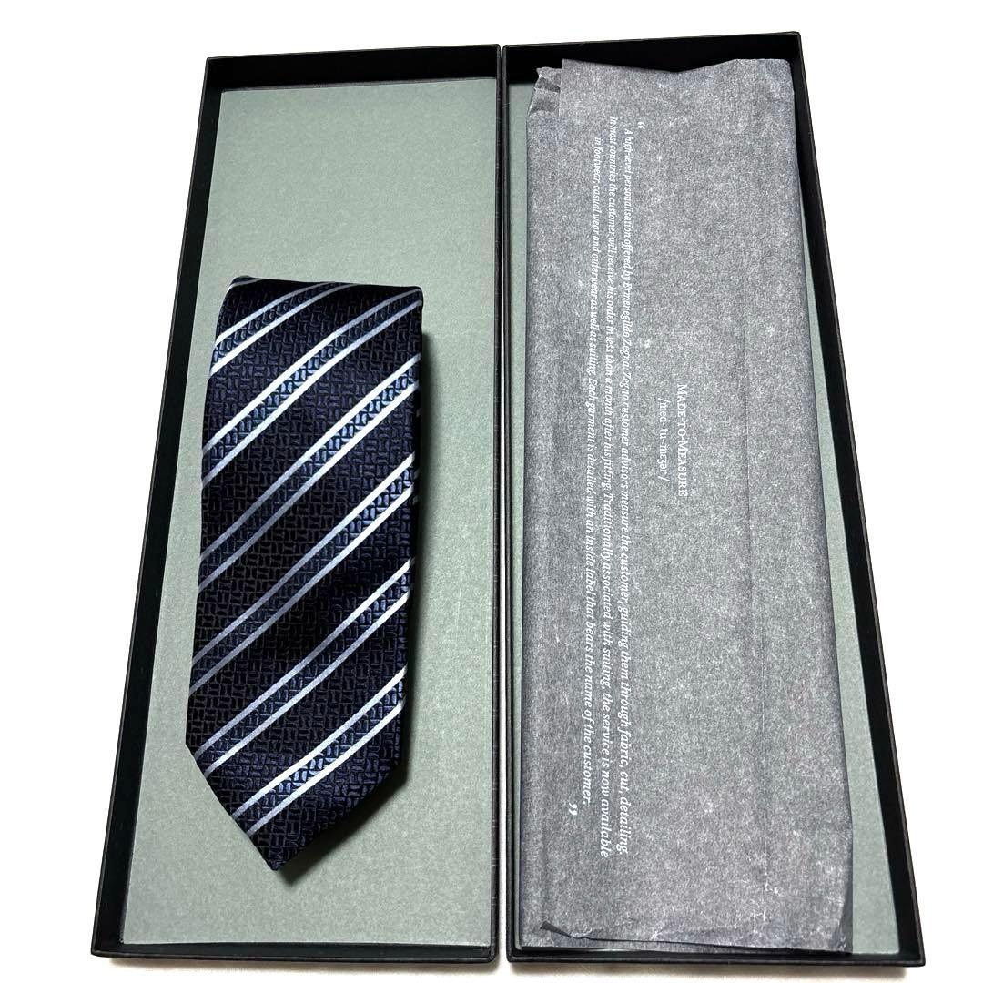 新品　エルメネジルドゼニア　ネクタイ　ネイビー　ストライプ　光沢　肉厚　箱なし