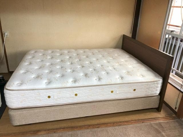 シモンズ クイーンサイズ ベッド マットレス ダブルクッション ホテル