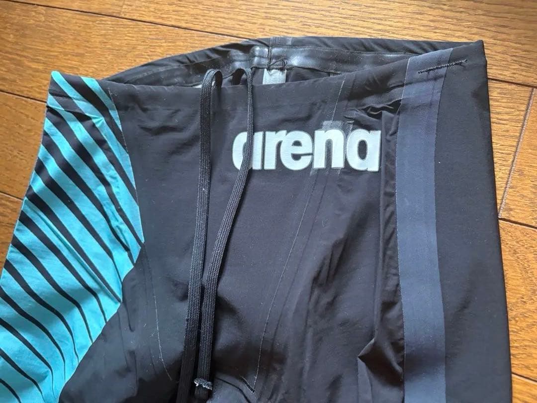 arenaアクアフォース競泳水着