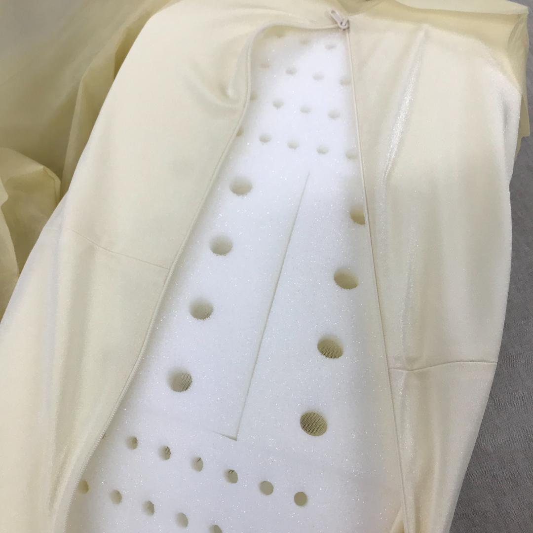 未使用 新品【 西川 】 エンジェルフロート やさしく支える枕 高め