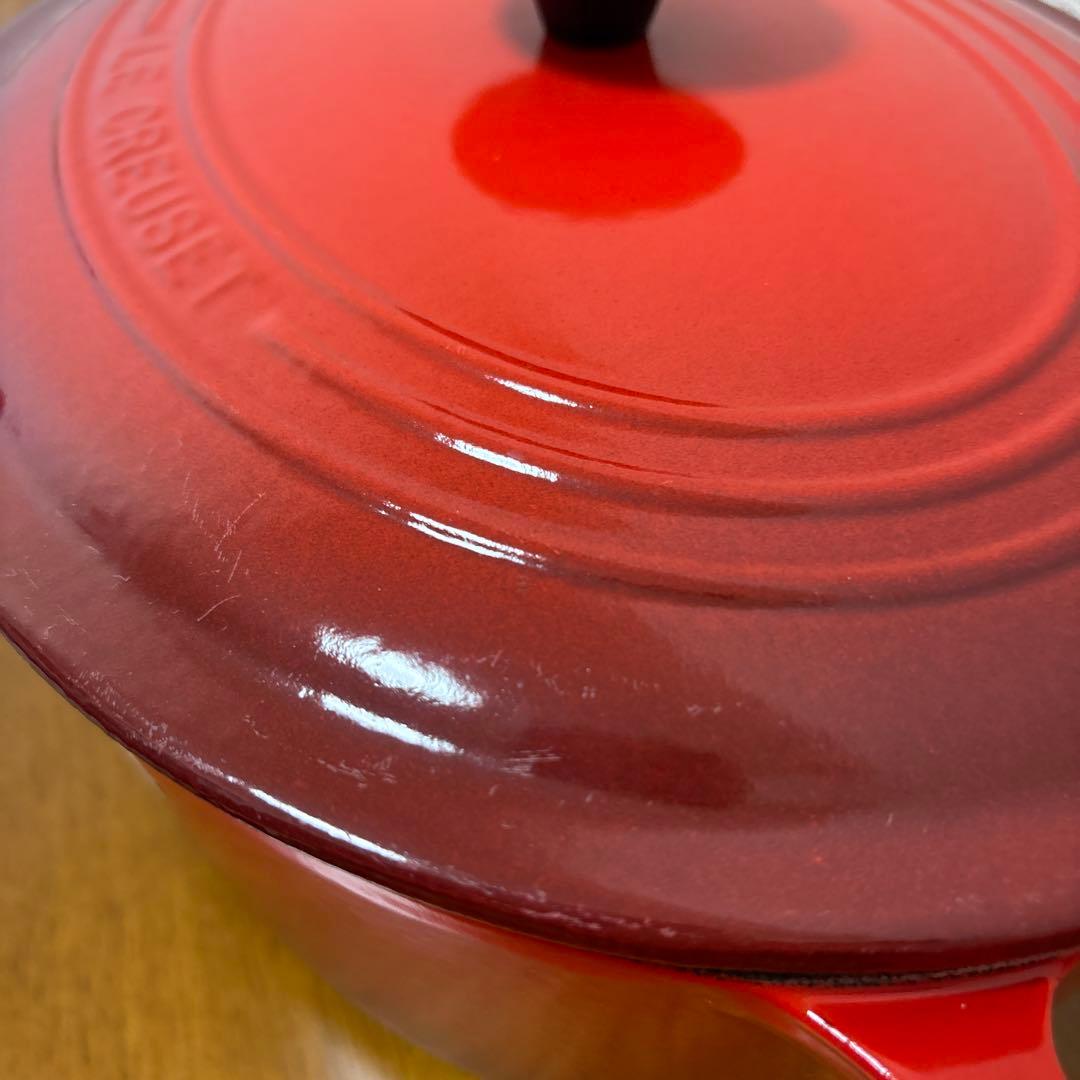 リエ【美品】ル・クルーゼ ココット オーバル チェリーレッド 27cm
