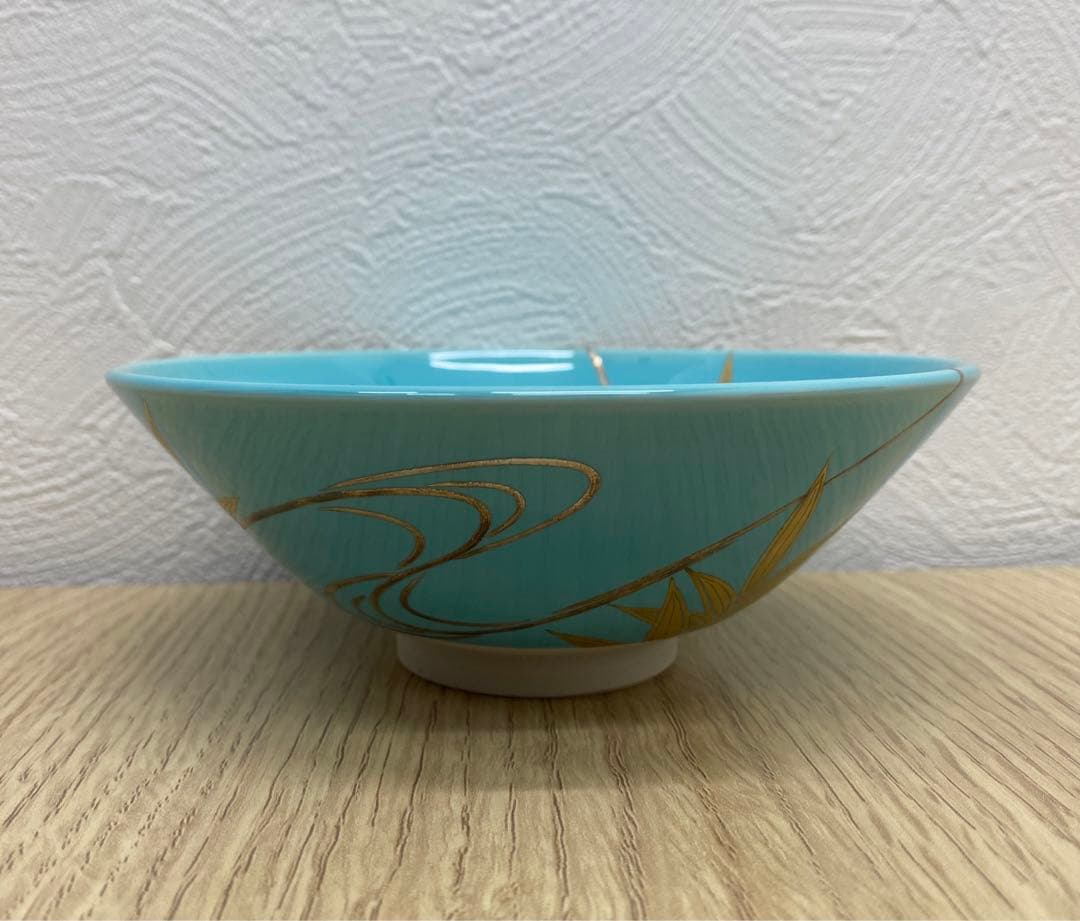 中村翠嵐 「茶盌 淡青交趾 芦流水」