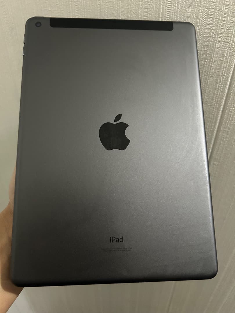 早い者勝ち格安‼️iPad第9世代 Cellular+Wi-Fi ケース付属