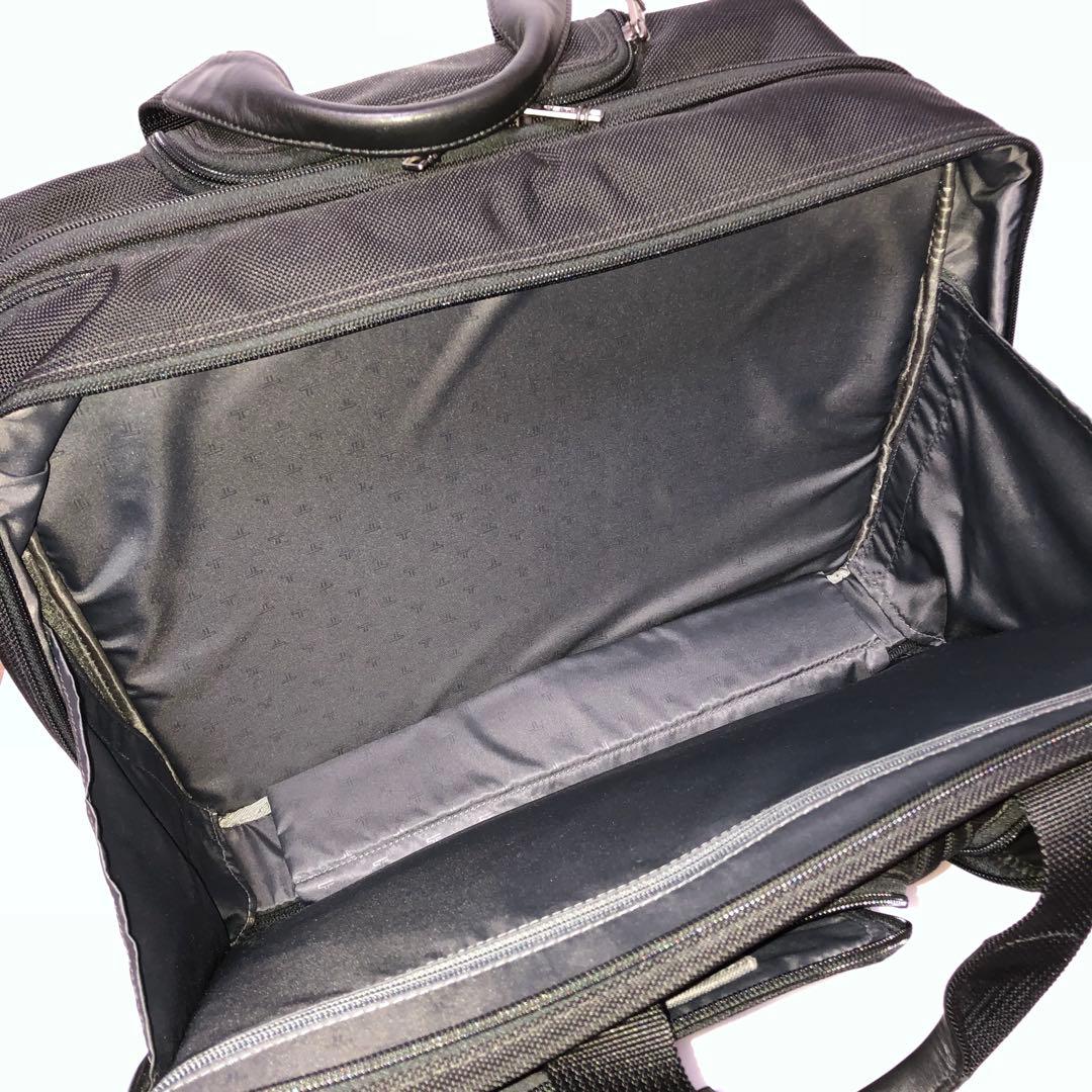 未使用級✨TUMIスーツケース3層 機内持ち込み可 26103DH マチ拡張 黒