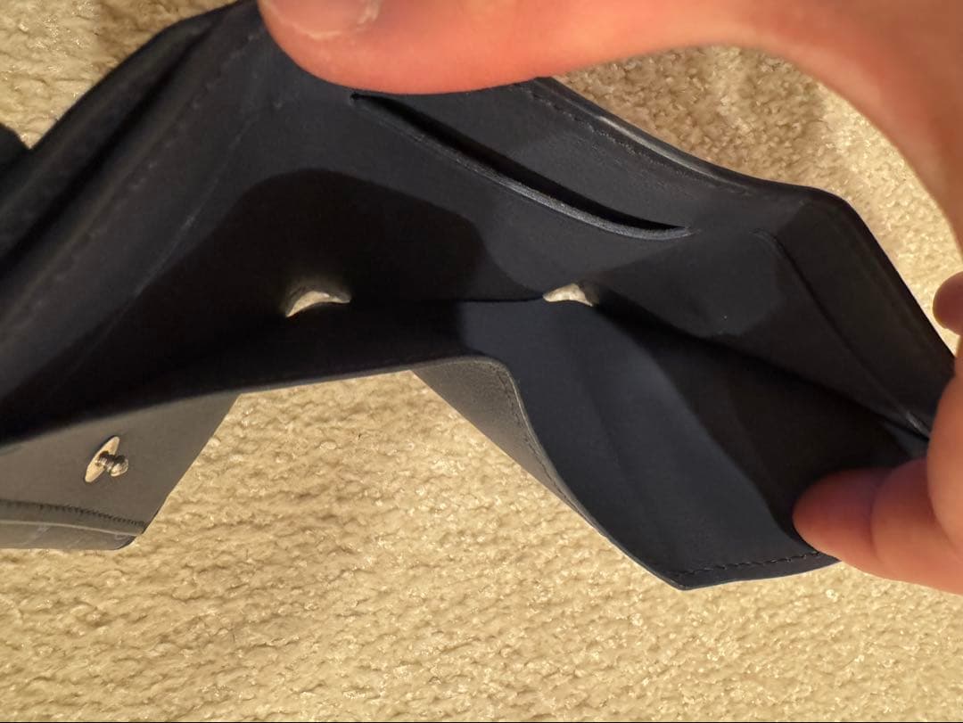 ルイヴィトン ディスカバリーコンパクト モノグラム シャドウ ネイビー 財布