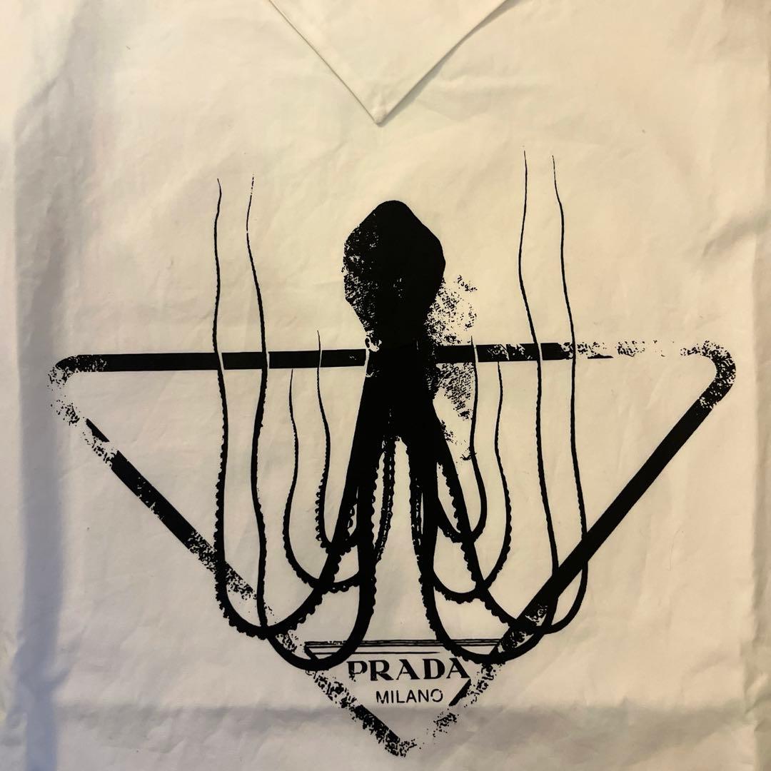 【プラダ】SS25 メンズコレクションノースリーブ　トップス