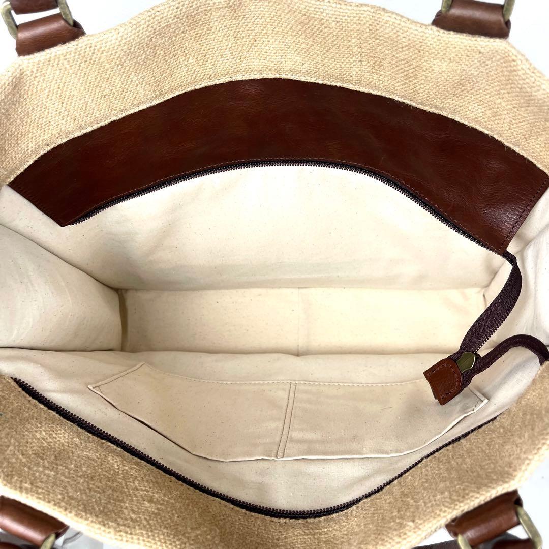 ダコタ　トートバッグ　ビッグロゴ　エンボス　スクエア　ハンドバッグ　タグ付き