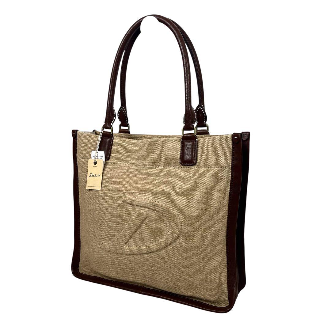 ダコタ　トートバッグ　ビッグロゴ　エンボス　スクエア　ハンドバッグ　タグ付き