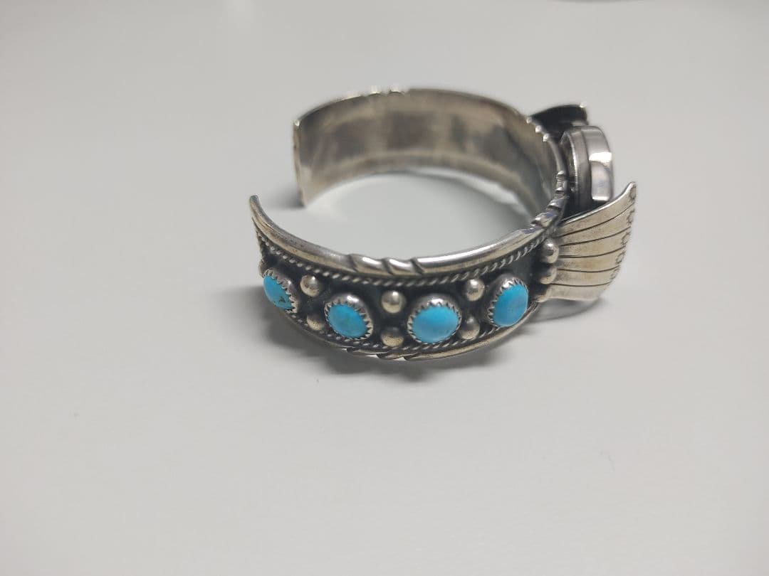 バングルの時計