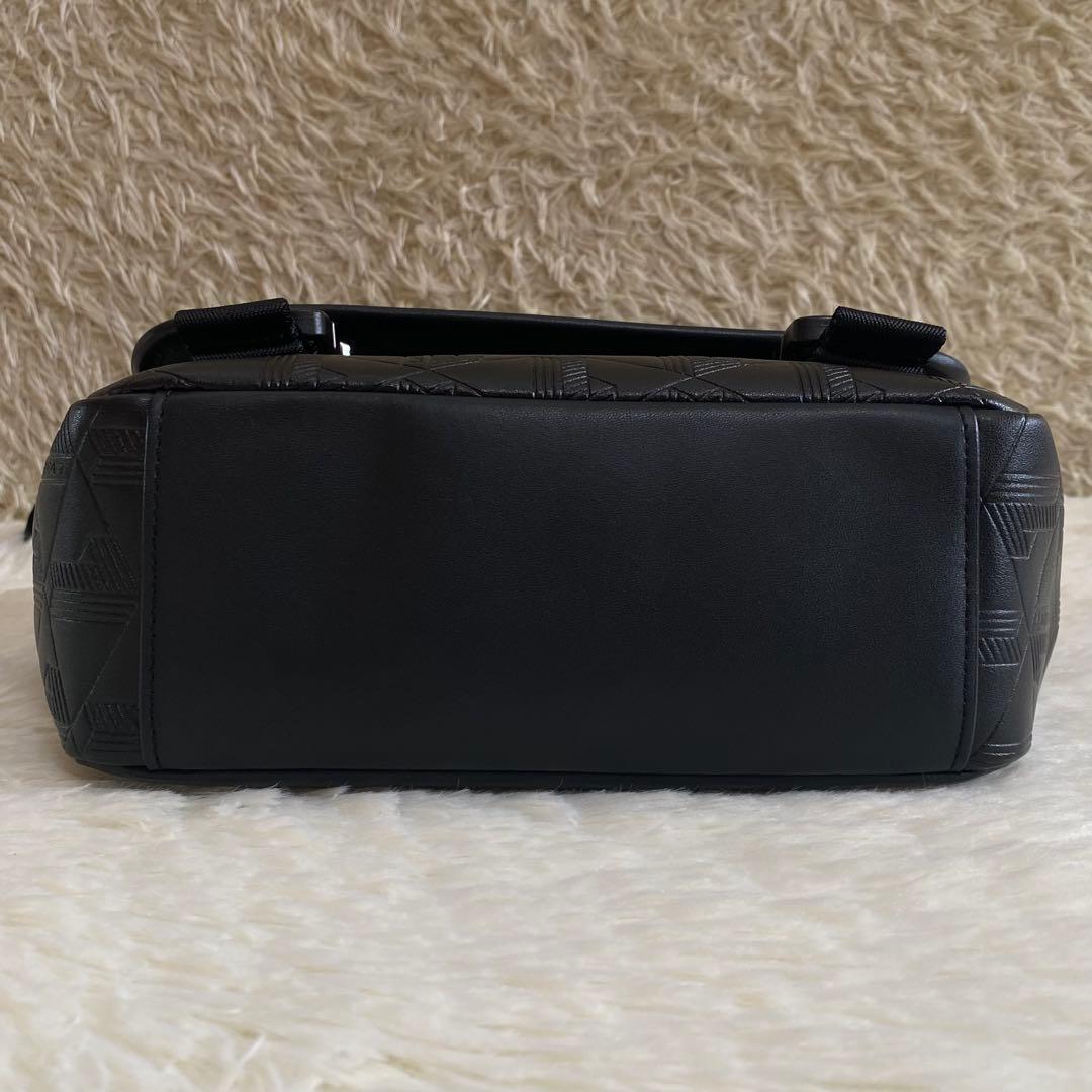 ✨極美品✨ LACOSTE モノグラム スモールメッセンジャーバッグ レザー 黒