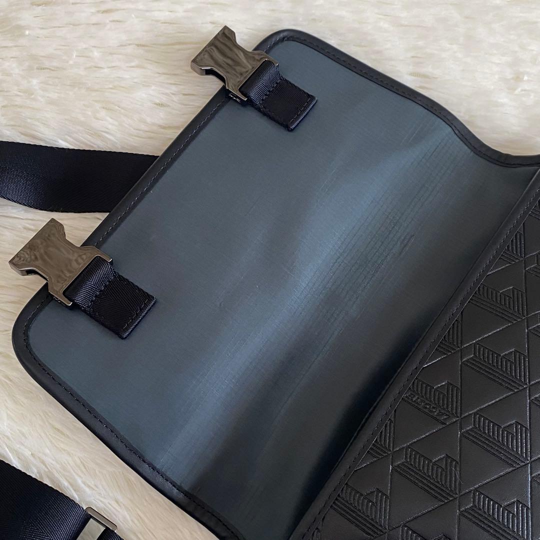 ✨極美品✨ LACOSTE モノグラム スモールメッセンジャーバッグ レザー 黒