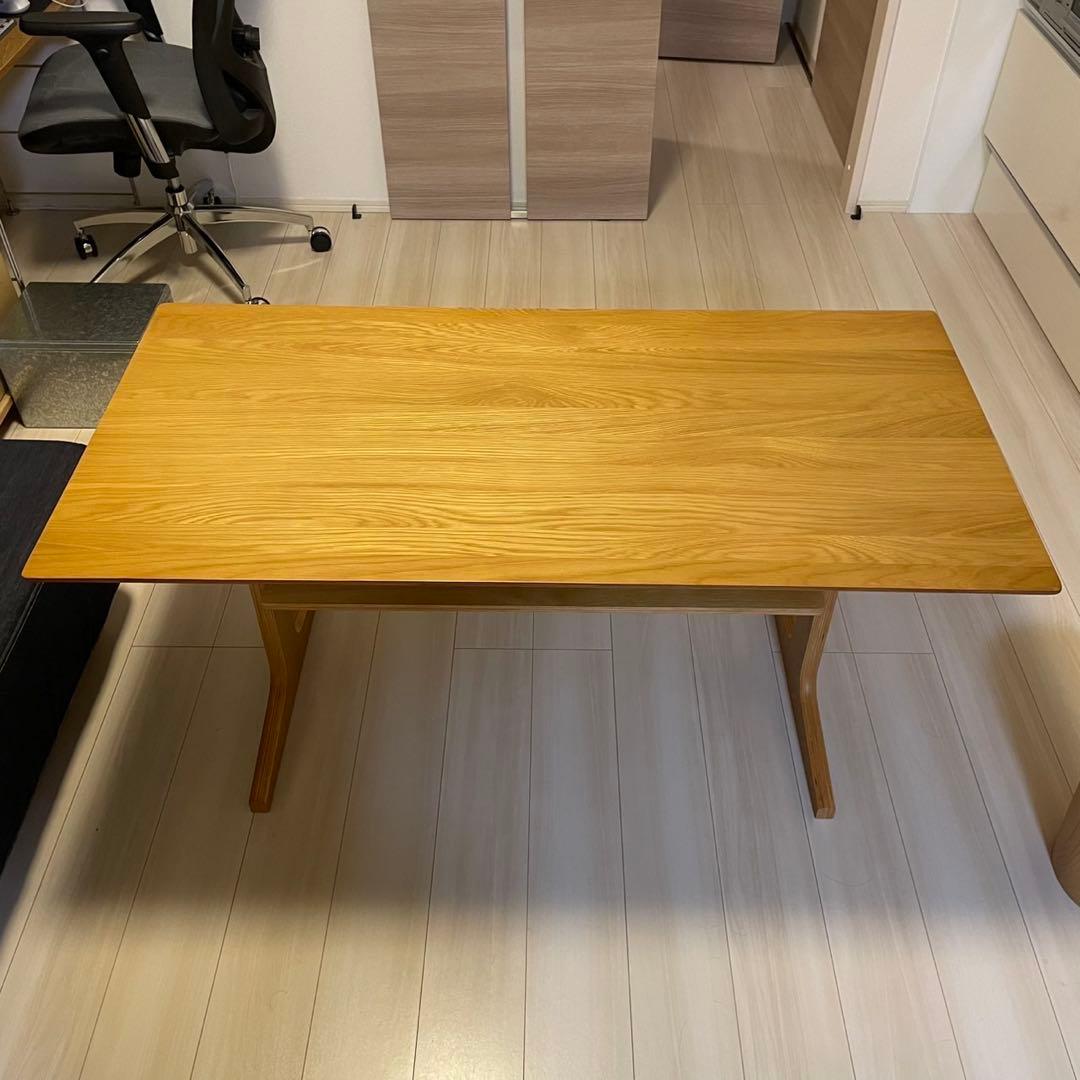 【Q】リビングでもダイニングでもつかえるテーブル・２・オーク材